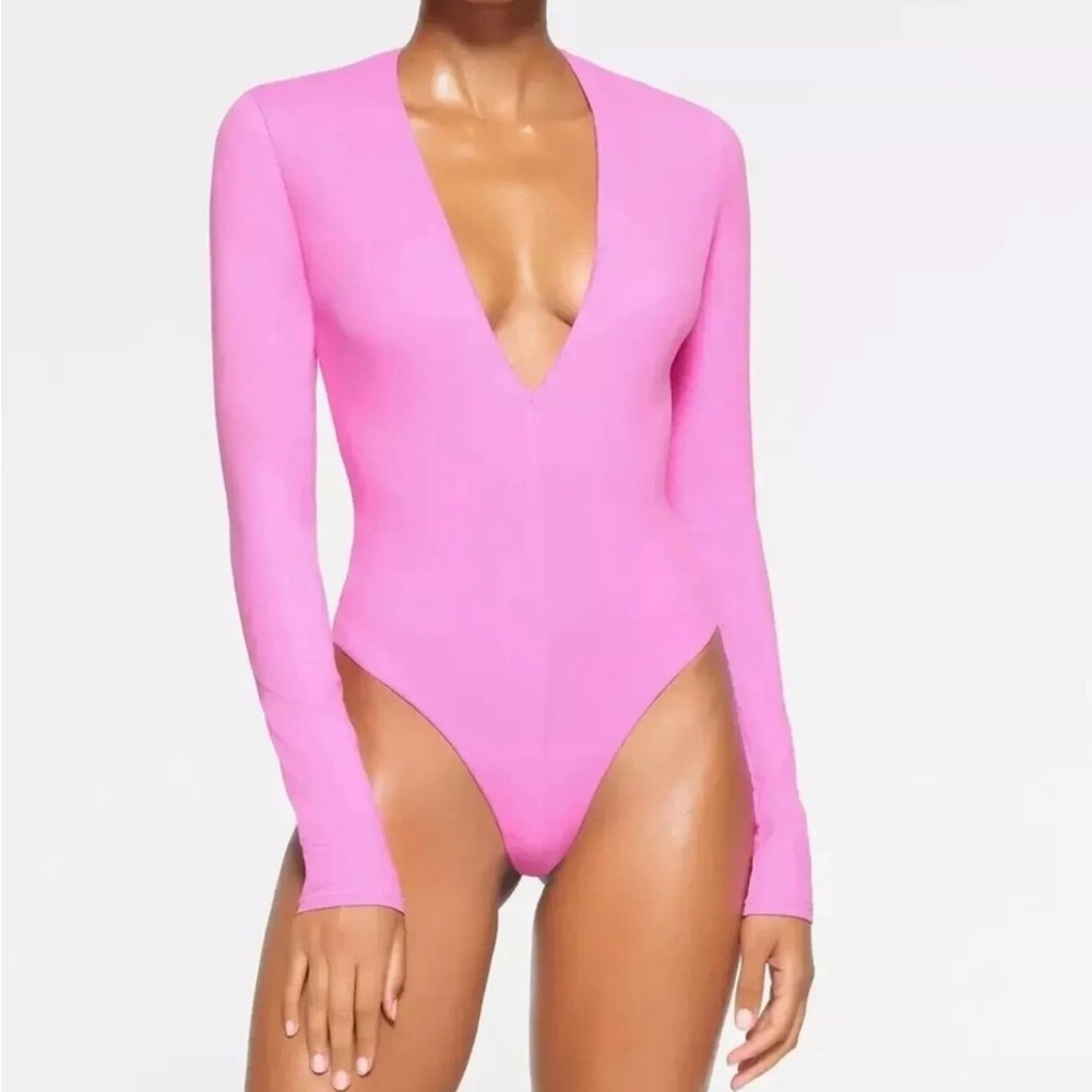 SKIMS Fits Everybody Plunge Bodysuit